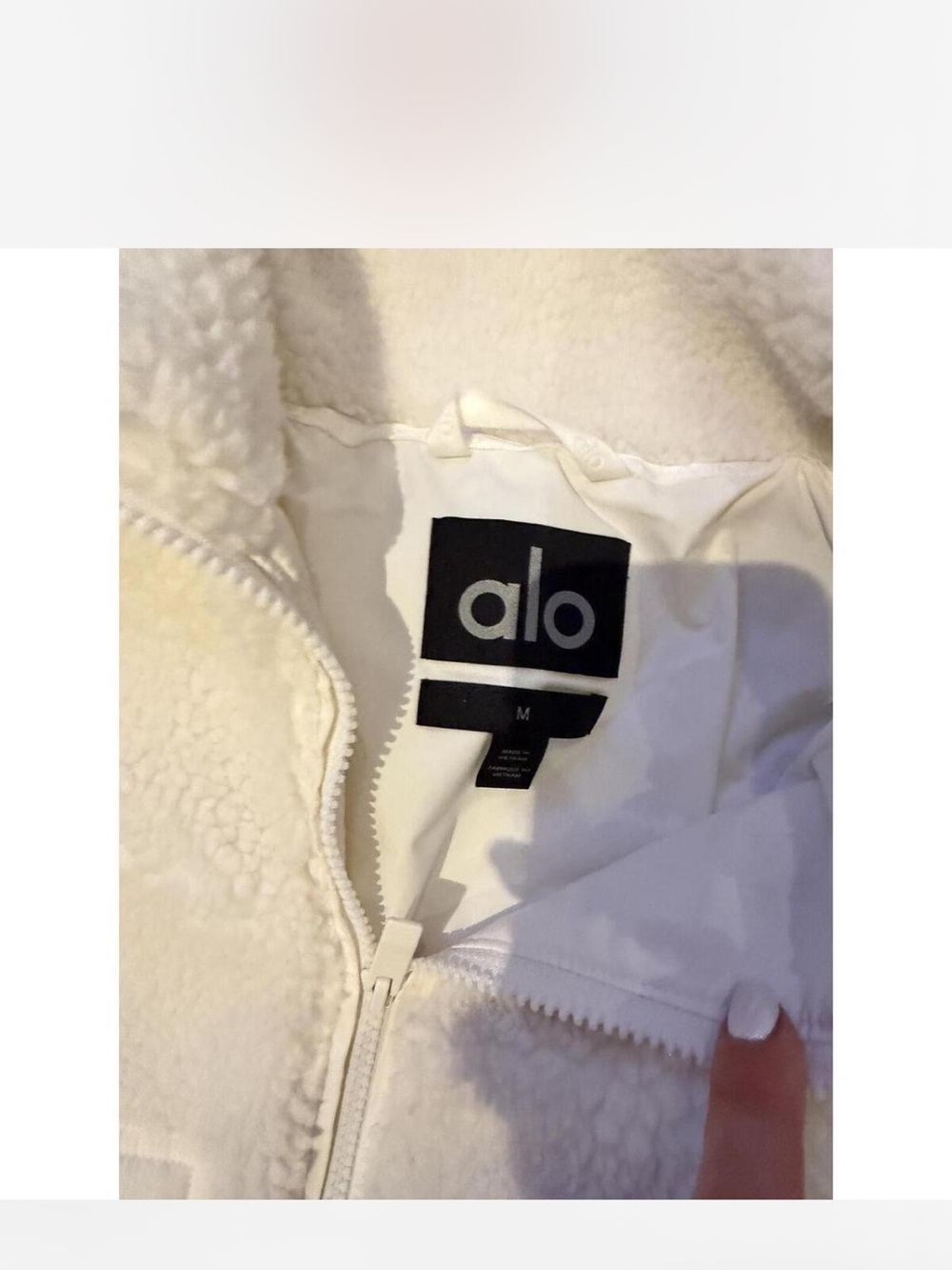 ALO Yoga Edge White Cropped Sherpa Jacket Zip up fleece w quilted pockets M - Picture 5 of 7